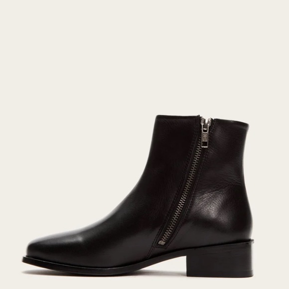 Frye River Inside Zip Classic Low Block Heel Black Square Toe Everyday AnkleBoot - Picture 6 of 16